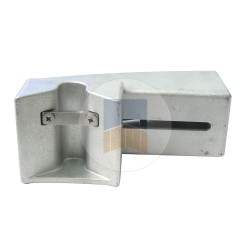 Boîtier V de réception en applique en Aluminium avec gâche pour serrure de portail coulissant à encastrer. Boîtier V de réception en applique en Aluminium avec gâche pour serrure de portail coulissant à encastrer.